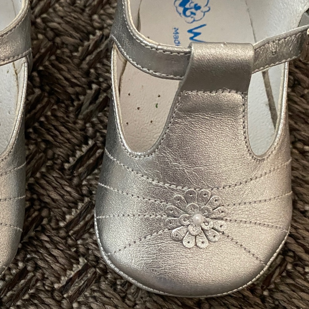 Infant shoes - Picture 3 of 3